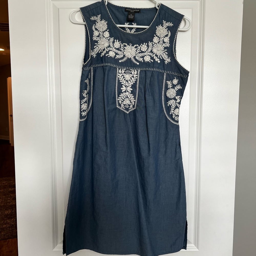 Chelsea and Theodore Chambray and White Lace Dress - XS